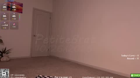 Snapshot of petitebrat chatting on October 27, 12:17 am PiperAvery online show from October 27, 12:17 am