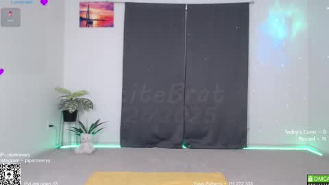 Snapshot of petitebrat chatting on September 22, 5:17 am PiperAvery online show from September 22, 5:17 am