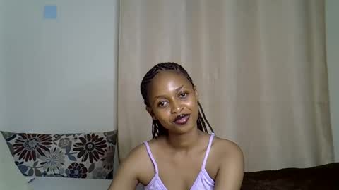 Snapshot of petitecaramell chatting on October 15, 9:28 pm Caramel online show from October 15, 9:28 pm