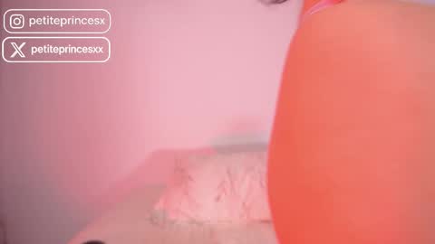 Petiteprinces online show from October 10, 9:47 am