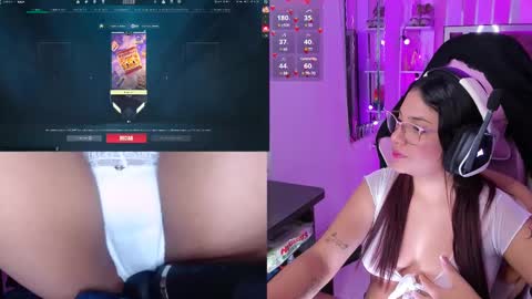 Snapshot of petitesofia_ chatting on March 12, 3:29 pm Sofia online show from March 12, 3:29 pm