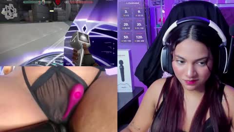Snapshot of petitesofia_ chatting on January 25, 1:57 pm Sofia online show from January 25, 1:57 pm