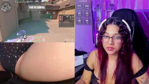 Snapshot of petitesofia_ chatting on January 13, 12:19 am Sofia online show from January 13, 12:19 am