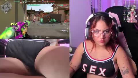 Snapshot of petitesofia_ chatting on September 10, 5:35 pm Sofia online show from September 10, 5:35 pm