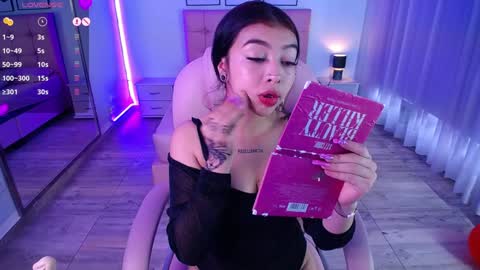 Pettit Courtny online show from December 27, 9:11 pm