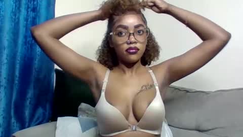 Arielle online show from March 1, 9:03 pm