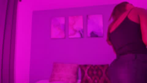 Snapshot of peytonrosse chatting on December 24, 11:17 am Peyton Rosse online show from December 24, 11:17 am