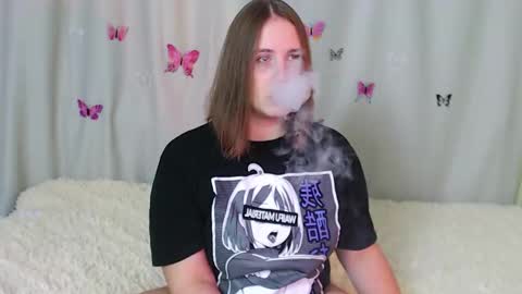 Snapshot of phantommira chatting on December 9, 6:14 pm phantommira online show from December 9, 6:14 pm