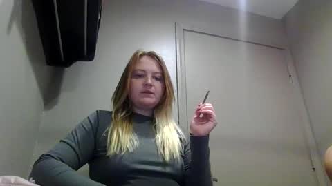 PhatAssBlond online show from December 7, 7:43 pm