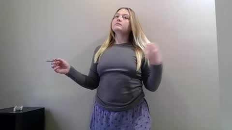 PhatAssBlond online show from December 13, 3:32 pm
