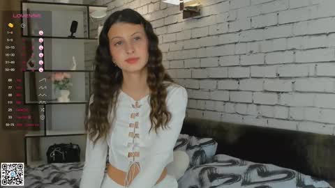 Emilia online show from February 15, 6:23 pm