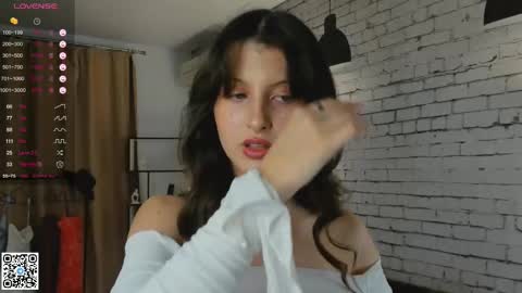 Emilia online show from February 12, 6:19 pm