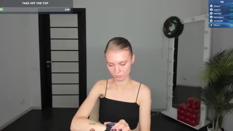 Snapshot of phoebepaw chatting on December 13, 12:39 pm Phoebe online show from December 13, 12:39 pm