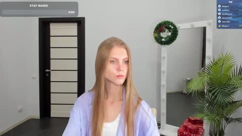 Snapshot of phoebepaw chatting on December 27, 12:34 pm Phoebe online show from December 27, 12:34 pm