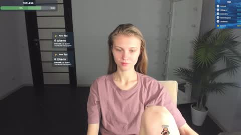 Snapshot of phoebepaw chatting on February 15, 8:22 am Phoebe online show from February 15, 8:22 am