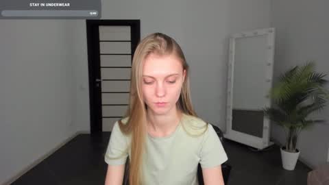 Snapshot of phoebepaw chatting on January 19, 11:10 pm Phoebe online show from January 19, 11:10 pm
