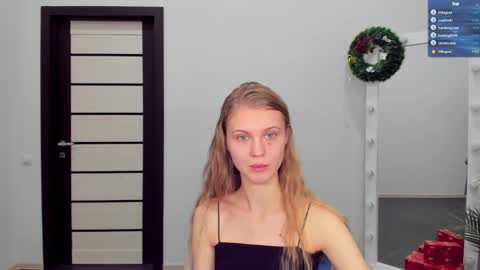 Snapshot of phoebepaw chatting on December 4, 11:30 am Phoebe online show from December 4, 11:30 am