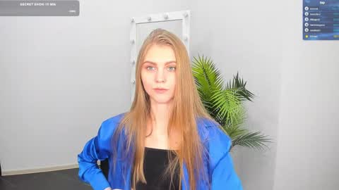 Snapshot of phoebepaw chatting on March 11, 10:07 am Phoebe online show from March 11, 10:07 am