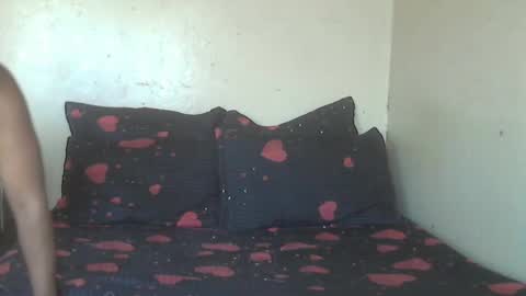 Snapshot of phoenixcandy chatting on February 21, 2:16 pm phoenixcandy online show from February 21, 2:16 pm