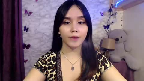 Ms Pia online show from April 18, 7:58 pm