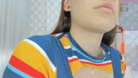 Snapshot of pia_johnson_ chatting on October 31, 11:36 am online show from October 31, 11:36 am