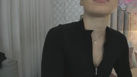 Snapshot of pia_johnson_ chatting on October 27, 11:39 am online show from October 27, 11:39 am