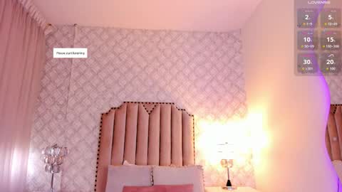 Snapshot of pia_johnson_ chatting on October 3, 11:48 am online show from October 3, 11:48 am