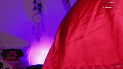Snapshot of piafisher_ chatting on December 3, 10:37 am PIA FISHER online show from December 3, 10:37 am