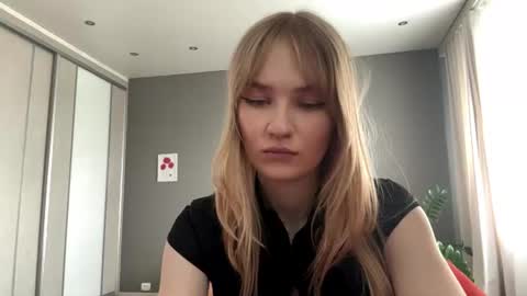 Kristie online show from June 25, 5:12 am