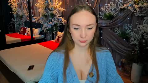 Emelie online show from December 9, 10:32 am