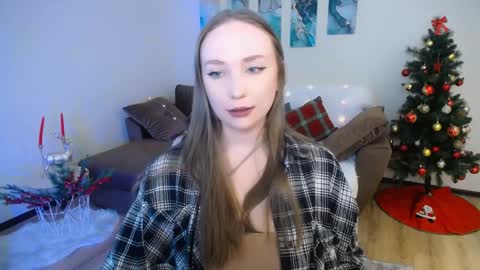 Emelie online show from December 5, 10:01 am