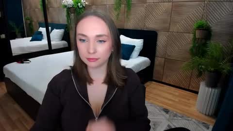 Emelie online show from October 17, 8:12 pm