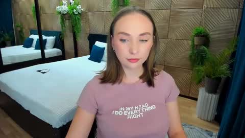 Emelie online show from September 18, 7:56 pm