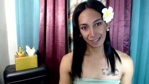 Snapshot of pinay_lucy chatting on October 22, 3:55 am lucyLove online show from October 22, 3:55 am