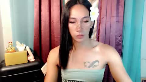 Snapshot of pinay_lucy chatting on October 29, 3:00 am lucyLove online show from October 29, 3:00 am