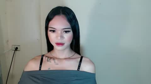 maxine online show from October 31, 7:12 am