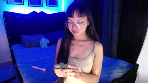 Snapshot of pinay_slutx chatting on October 8, 1:59 pm dee online show from October 8, 1:59 pm