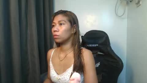 Snapshot of pinay_ysabell8 chatting on October 27, 2:18 am Crissabel online show from October 27, 2:18 am