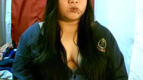 Snapshot of pinayjona chatting on October 17, 10:51 am pinayjona online show from October 17, 10:51 am