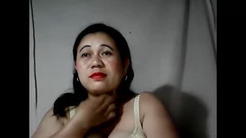 Snapshot of pinaymama12345 chatting on January 11, 1:22 pm pinaymama12345 online show from January 11, 1:22 pm