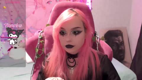 Snapshot of pineapple_dope chatting on March 10, 1:12 am Nancy online show from March 10, 1:12 am