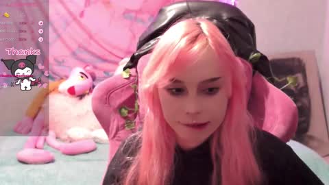 Snapshot of pineapple_dope chatting on February 20, 10:59 pm Nancy online show from February 20, 10:59 pm