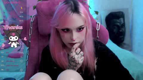 Snapshot of pineapple_dope chatting on January 22, 10:17 pm Nancy online show from January 22, 10:17 pm