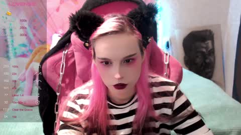 Snapshot of pineapple_dope chatting on January 15, 10:24 pm Nancy online show from January 15, 10:24 pm