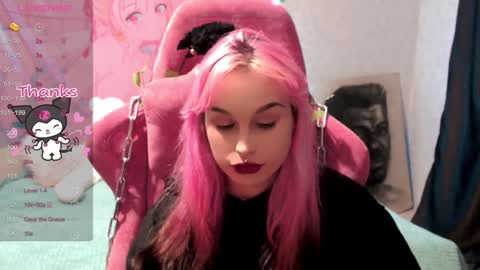 Snapshot of pineapple_dope chatting on December 23, 10:01 pm Nancy online show from December 23, 10:01 pm