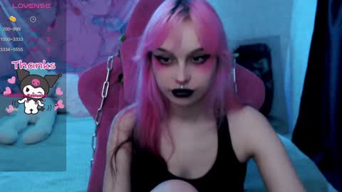 Snapshot of pineapple_dope chatting on December 22, 10:58 pm Nancy online show from December 22, 10:58 pm