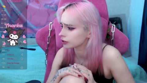 Snapshot of pineapple_dope chatting on December 15, 8:15 pm Nancy online show from December 15, 8:15 pm
