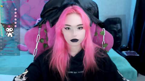 Snapshot of pineapple_dope chatting on February 3, 7:42 pm Nancy online show from February 3, 7:42 pm