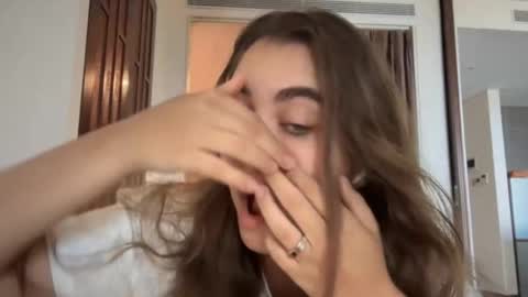 Susie online show from December 18, 2:27 am