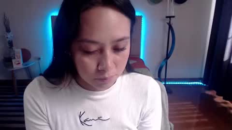 pink_blossom_ online show from September 12, 2:46 pm